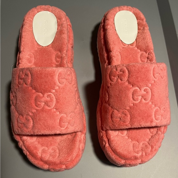 Gucci Pink Plush Slide Sandals - Picture 1 of 8